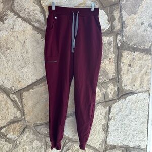 Figs Zamora jogger size small maroon